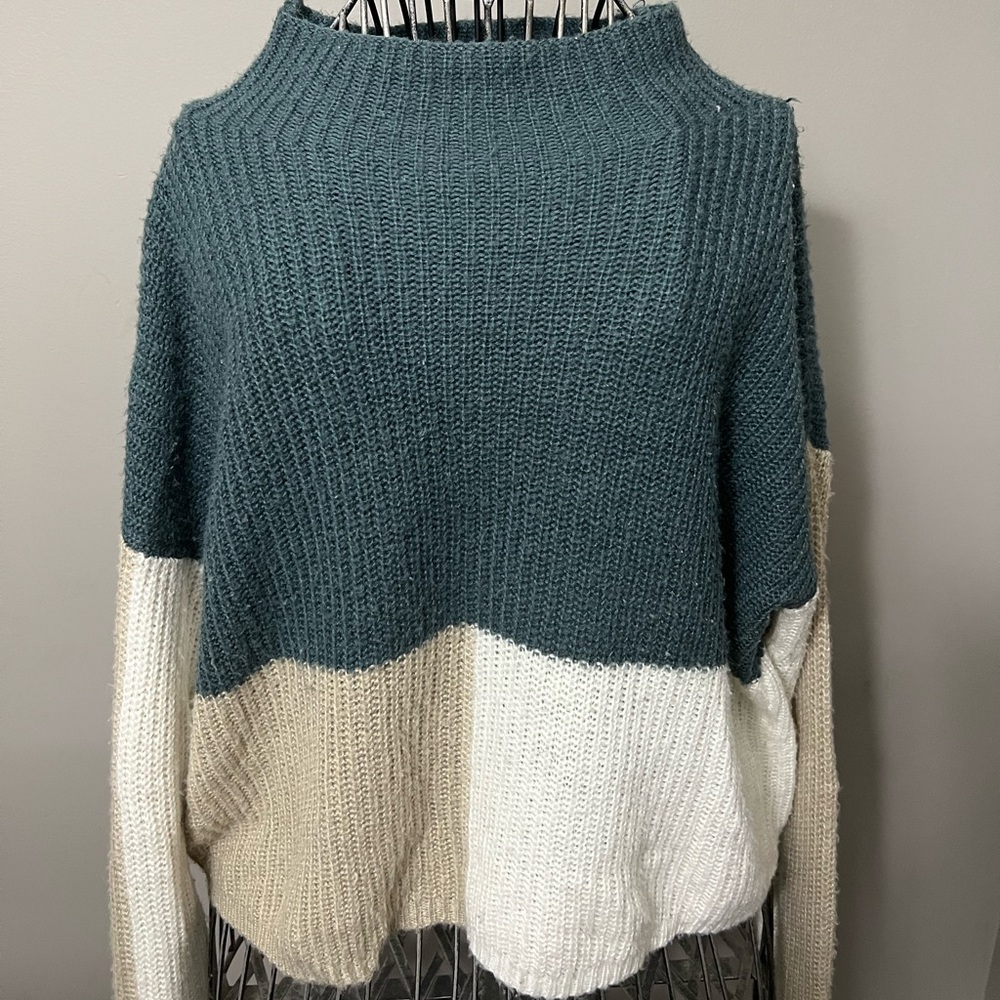 Daytrip by Buckle Color Block Sweater
